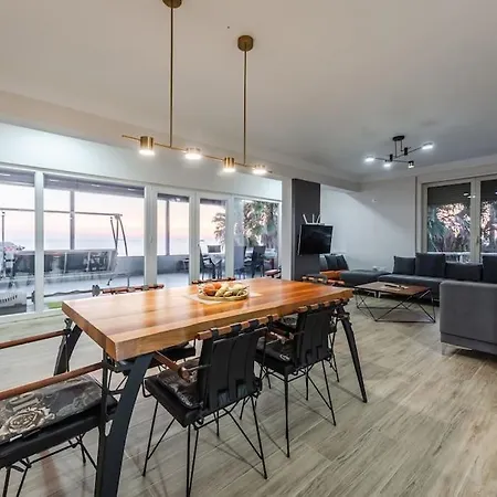 The Grandeur Seaview By Ps Apartament